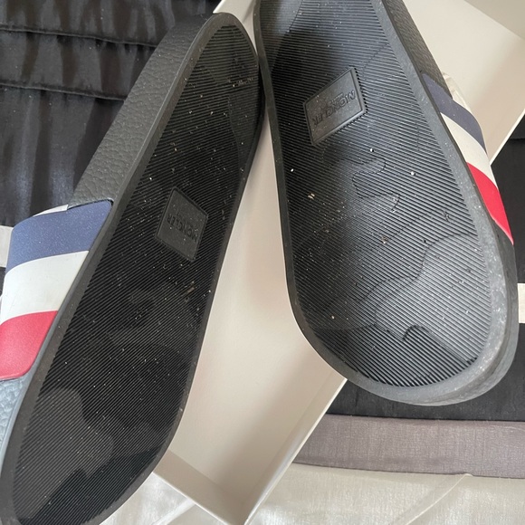 Moncler slides men size 42 US9 - Picture 3 of 6